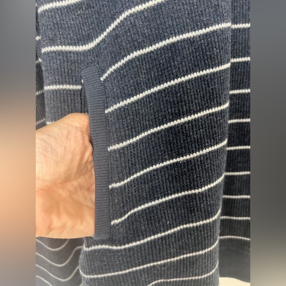 Koolaburra By UGG Women's XL Blue White Stripe Thermal Pullover Hoodie Coastal - Picture 10 of 13